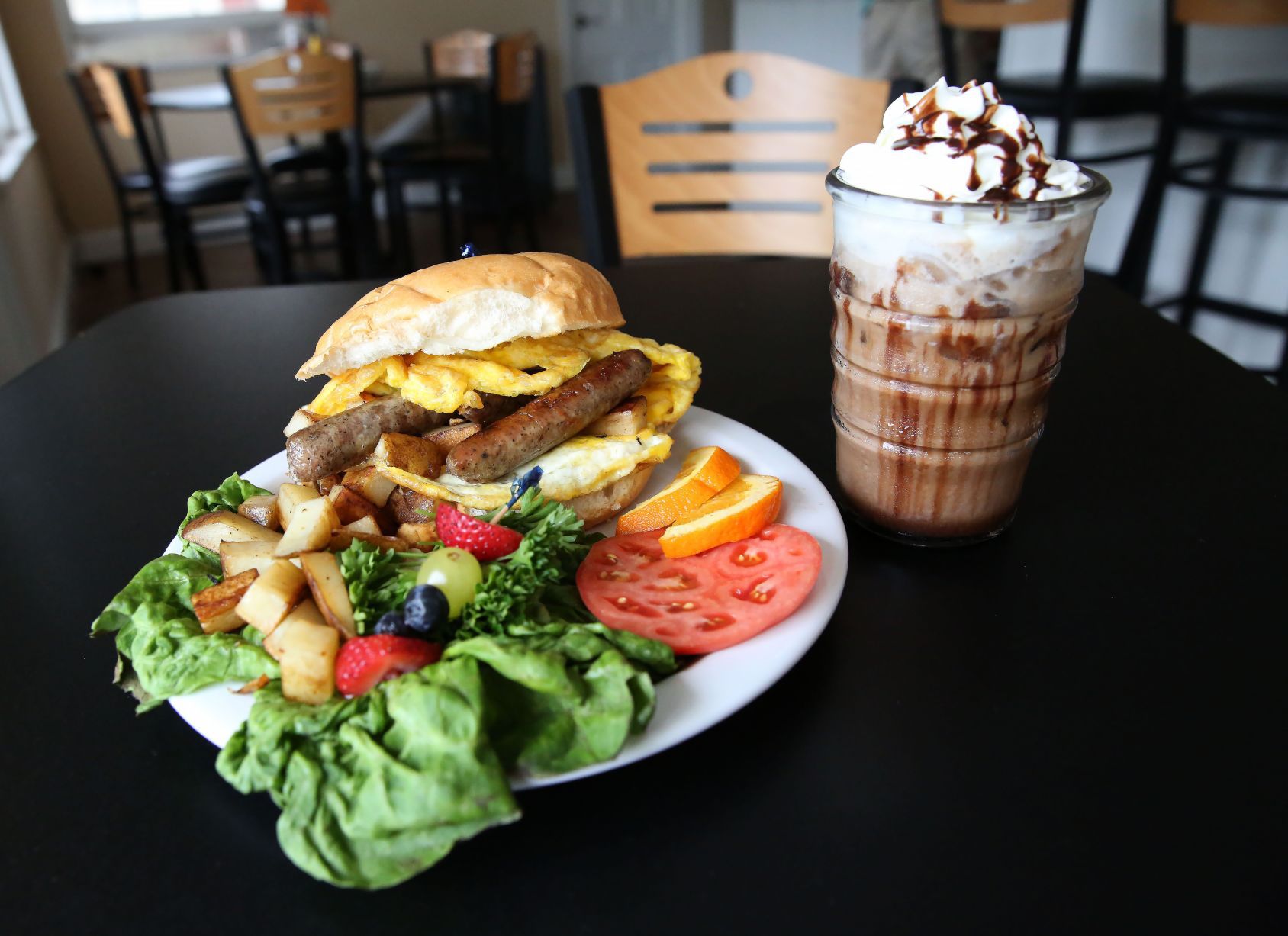 The Cracked Egg Cafe - the Crackin'
